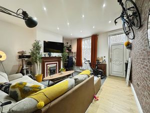 Lounge- click for photo gallery